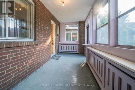 61 ST ANNES ROAD, Toronto (little Portugal), 온타리오주 M6J 2C4, 캐나다