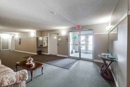 5211 39 STREET, Red Deer, Alberta T4N 0Z8, Kanada