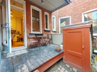 2247 Av. de Hampton, Montréal (Côte-des-Neiges/Notre-Dame-de-Grâce), Квебек H4A 2K5, Канада