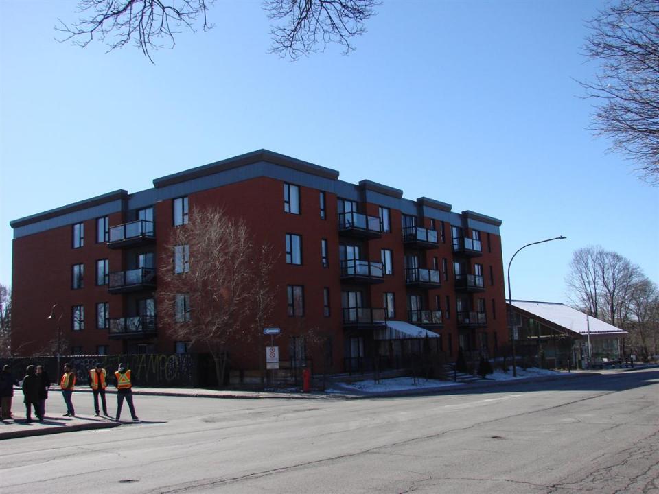 7470 Rue Sherbrooke O., Montréal (Côte-des-Neiges/Notre-Dame-de-Grâce), Quebec H4B 1S5, Canada