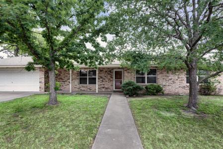 607 S Columbus, Fredericksburg, Texas 78624, USA