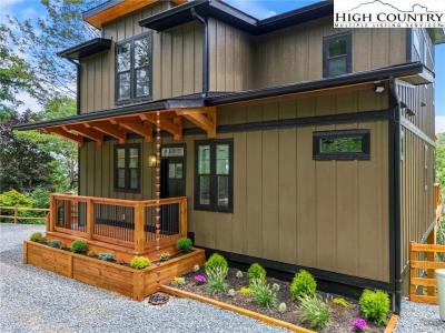 397 Snow Cloud Drive, Seven Devils, NC 28604, USA
