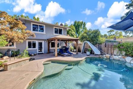 755 Linwood St, Vacaville, California 95688, HOA KỲ