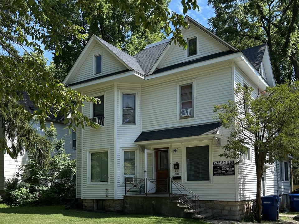 416 College Avenue, Dekalb, Illinois 60115