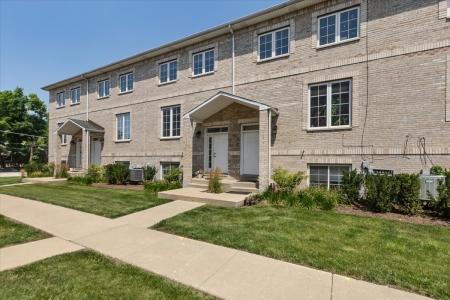 183 N East River Road , D3, Des Plaines, Illinois 60016, Amerika Birleşik Devletleri