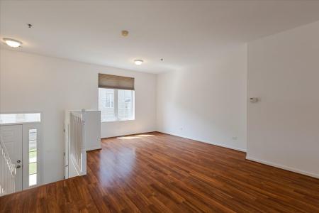 183 N East River Road , D3, Des Plaines, Illinois 60016, Amerika Birleşik Devletleri