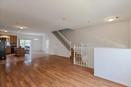 183 N East River Road , D3, Des Plaines, Illinois 60016, Amerika Birleşik Devletleri