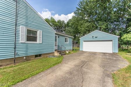 5152 Alva Avenue NW, Warren, Ohio 44483, USA