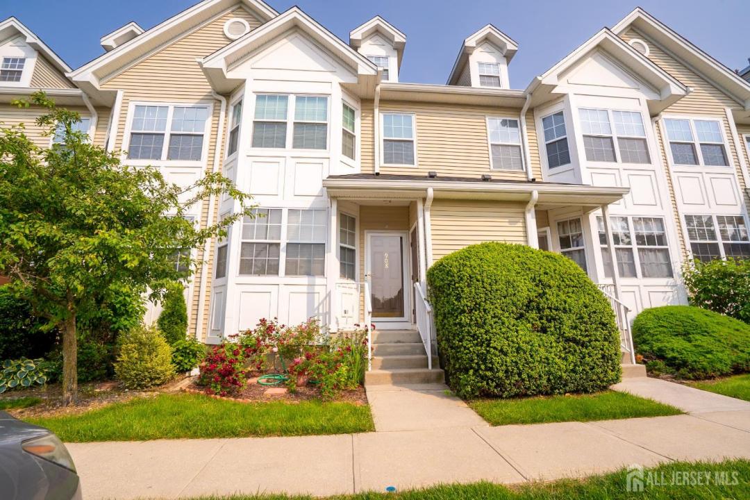 908 Blossom Circle, South Brunswick, Нью-Джерси 08810, Соединенные Штаты