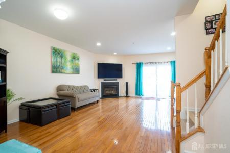 908 Blossom Circle, South Brunswick, Нью-Джерси 08810, Соединенные Штаты