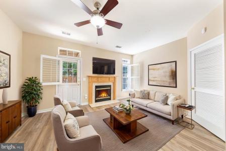 2977 Huntington Grove Square, Alexandria, Virgínia 22306, Estados Unidos