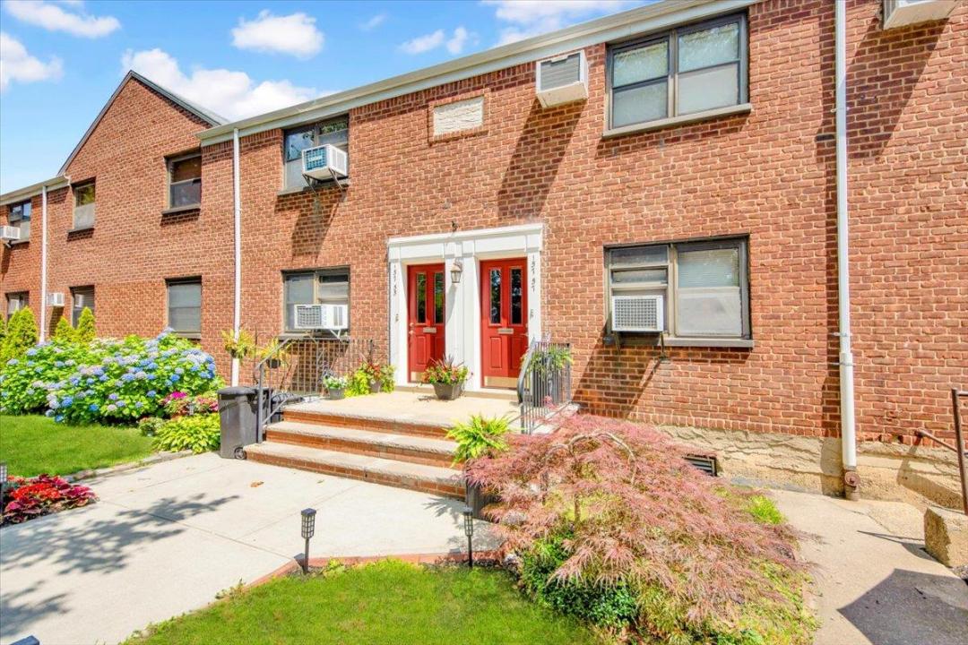 15757 17th Avenue #6125, Whitestone, New York 11357, États-Unis