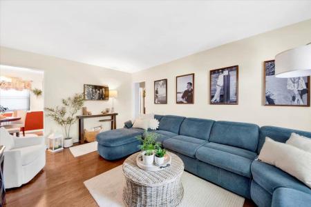15757 17th Avenue #6125, Whitestone, New York 11357, États-Unis