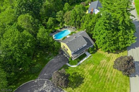 5 Bisset Dr, West Milford Twp., New Jersey 07480-1601, Amerika Birleşik Devletleri