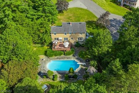 5 Bisset Dr, West Milford Twp., New Jersey 07480-1601, Amerika Birleşik Devletleri