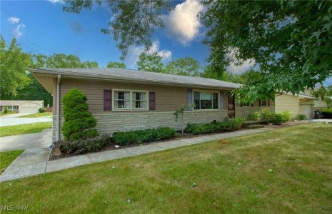 2505 Vollmer Drive, Austintown, Ohio 44511, USA