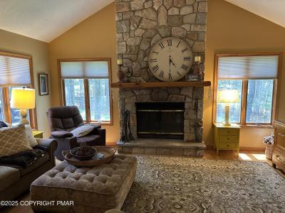 116 Little Fawn Crescent, Pocono Pines, Pennsylvania 18350, Estados Unidos