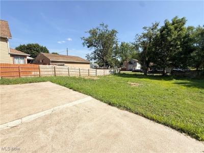 2577 E Midlothian Boulevard, Struthers, Ohio 44471, USA