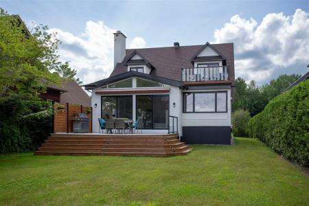263 Av. du Parc, Magog, Québec J1X 5V6, Canada