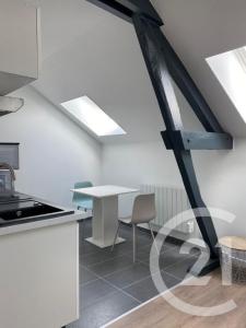 Chateaudun, Centro – Val De Loira 28200, Francia