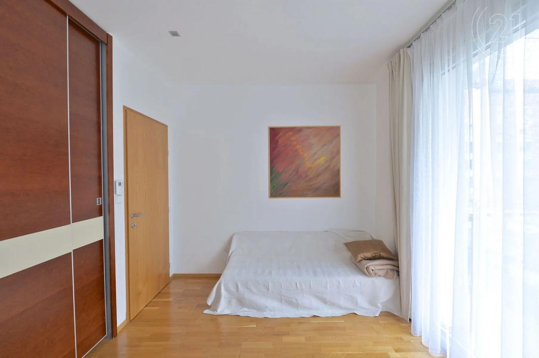 Korunní, Praha, Území Hlavního Města Prahy 10100, 체코