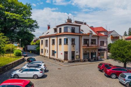 Školní náměstí, Lomnice Nad Popelkou, Semily 51251, República Checa
