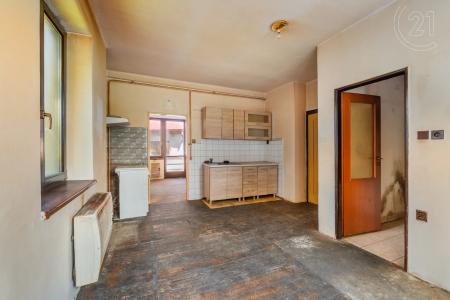Školní náměstí, Lomnice Nad Popelkou, Semily 51251, República Checa