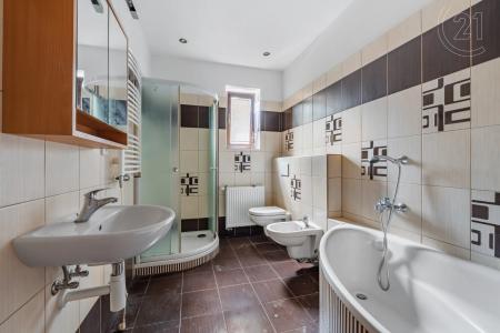 Školní náměstí, Lomnice Nad Popelkou, Semily 51251, República Checa