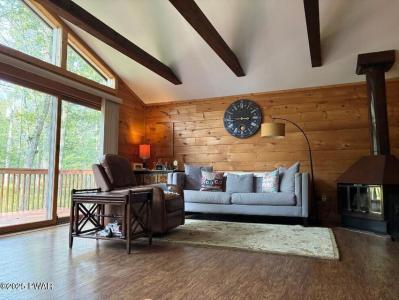 116 Maple Ridge Road, Milford, Pennsylvania 18337, USA