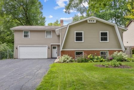 3217 Midway Dr, Island Lake, Illinois 60042, USA