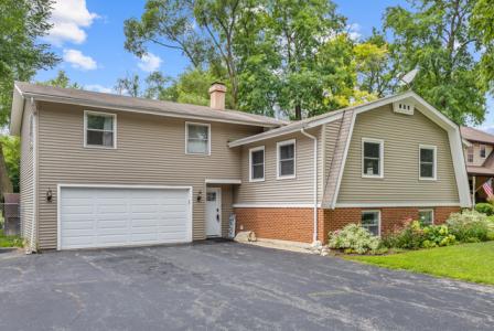 3217 Midway Dr, Island Lake, Illinois 60042, Estados Unidos