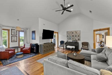 1380 Gastineau Lane, Versailles, Kentucky 40383, USA