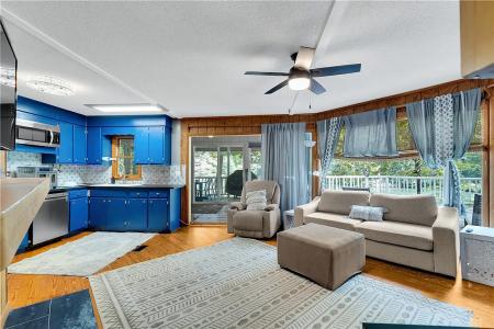 215 Nature Lane, Mountain Rest, Karolina Południowa 29664, USA