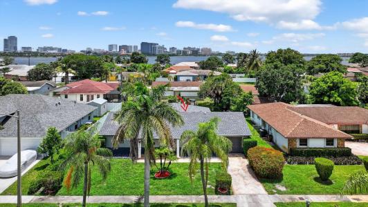 600 S Mangonia Circle, West Palm Beach, Florida 33401, USA
