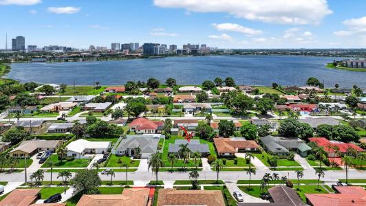 600 S Mangonia Circle, West Palm Beach, Florida 33401, HOA KỲ