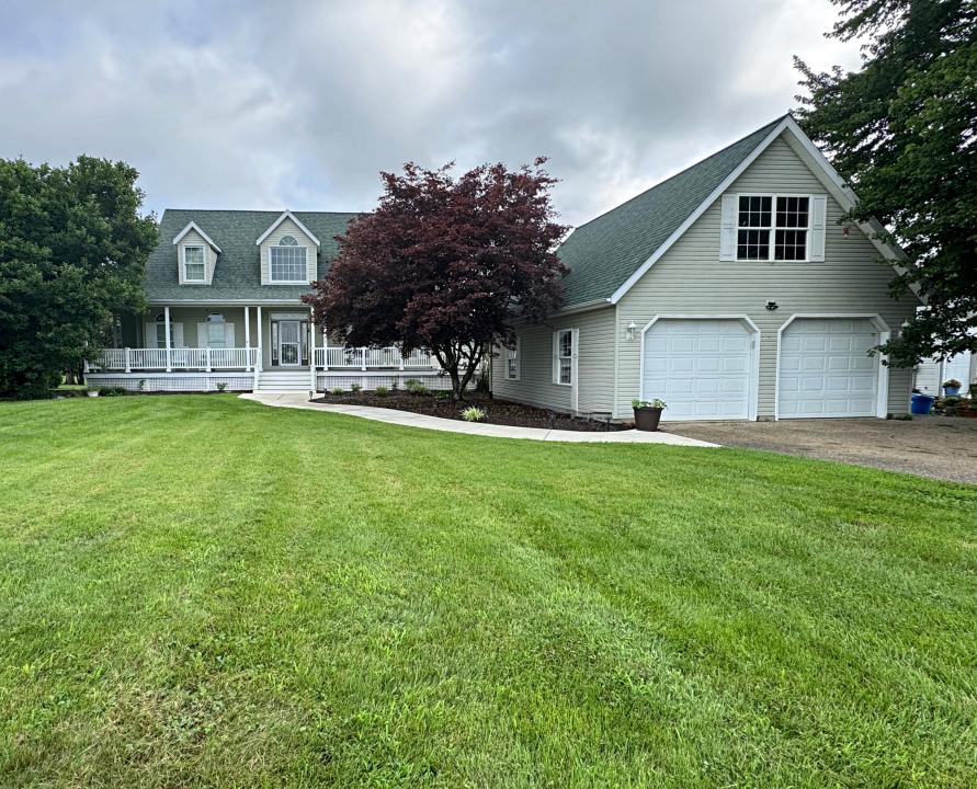 12 Persimmon Lane, Loogootee, Indiana 47553, USA