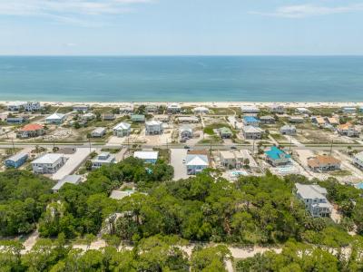 840 E Pine Avenue, Saint George Island, פלורידה 32328, ארצות הברית של אמריקה 