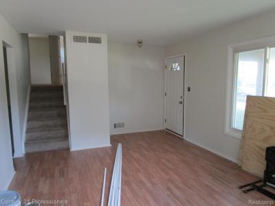 30430 John Hauk Street, GardenCity, Michigan 48135