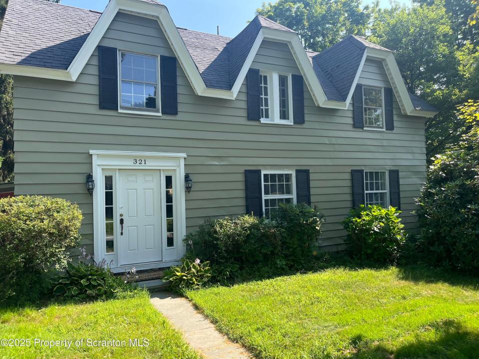 321 Maple Street, Montrose, Pensilvania 18801, Estados Unidos