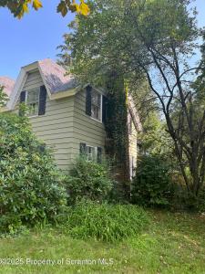321 Maple Street, Montrose, Pensilvania 18801, Estados Unidos
