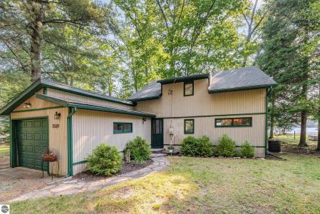 3539 Lake Taho Trail, Lake, Michigan 48632, USA