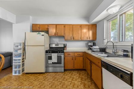 8139 Bristol Street , 170, Westland, Michigan 48185, États-Unis