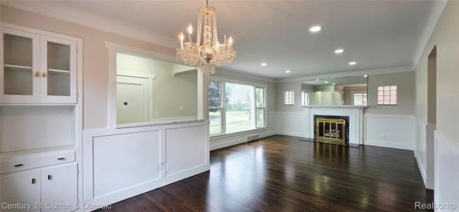 7275 Colonial Street, Dearborn Heights, Michigan 48127, Estados Unidos