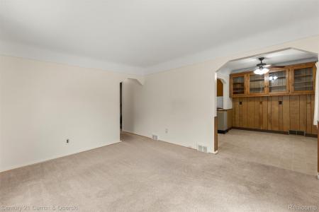9881 Quandt Avenue, Allen Park, Michigan 48101, Amerika Birleşik Devletleri