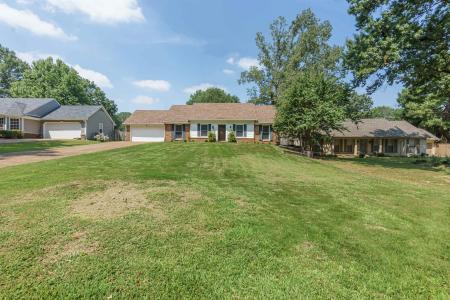 4935 Woodberry, Memphis, Tennessee 38141, USA