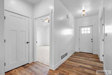 97 Hillside Road, RIGBY, איידהו 83442, ארצות הברית של אמריקה 