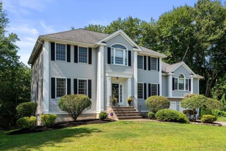 4 Green Meadow Dr, Lynnfield, Massachusetts 01940, USA