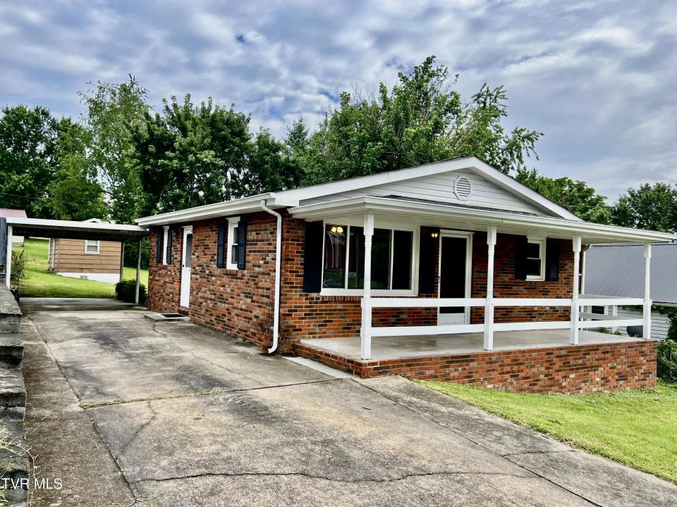 318 Cypress Street, Mount Carmel, Tennessee 37645