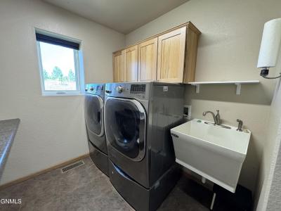 3324 58th Avenue, New Salem, Dakota Do Norte 58563, Estados Unidos