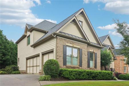 2452 Stone Manor Drive NE, Buford, Georgia 30519